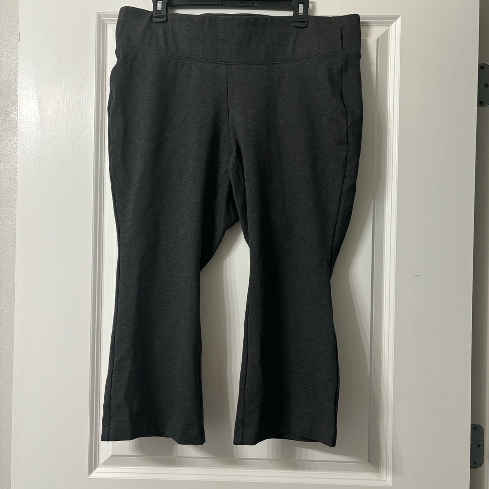 Torrid Stretch Capri Pants Size 2 See Description